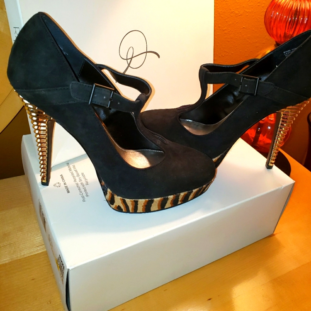 Never worn, Rachel Roy Black Suede, Gold Heel, Leopard Print Sole